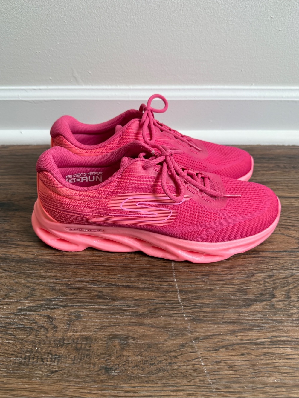 Skechers Go Run Swirl Tech Speed Ultimate Stride Running Shoes Goga Mat Size 8M